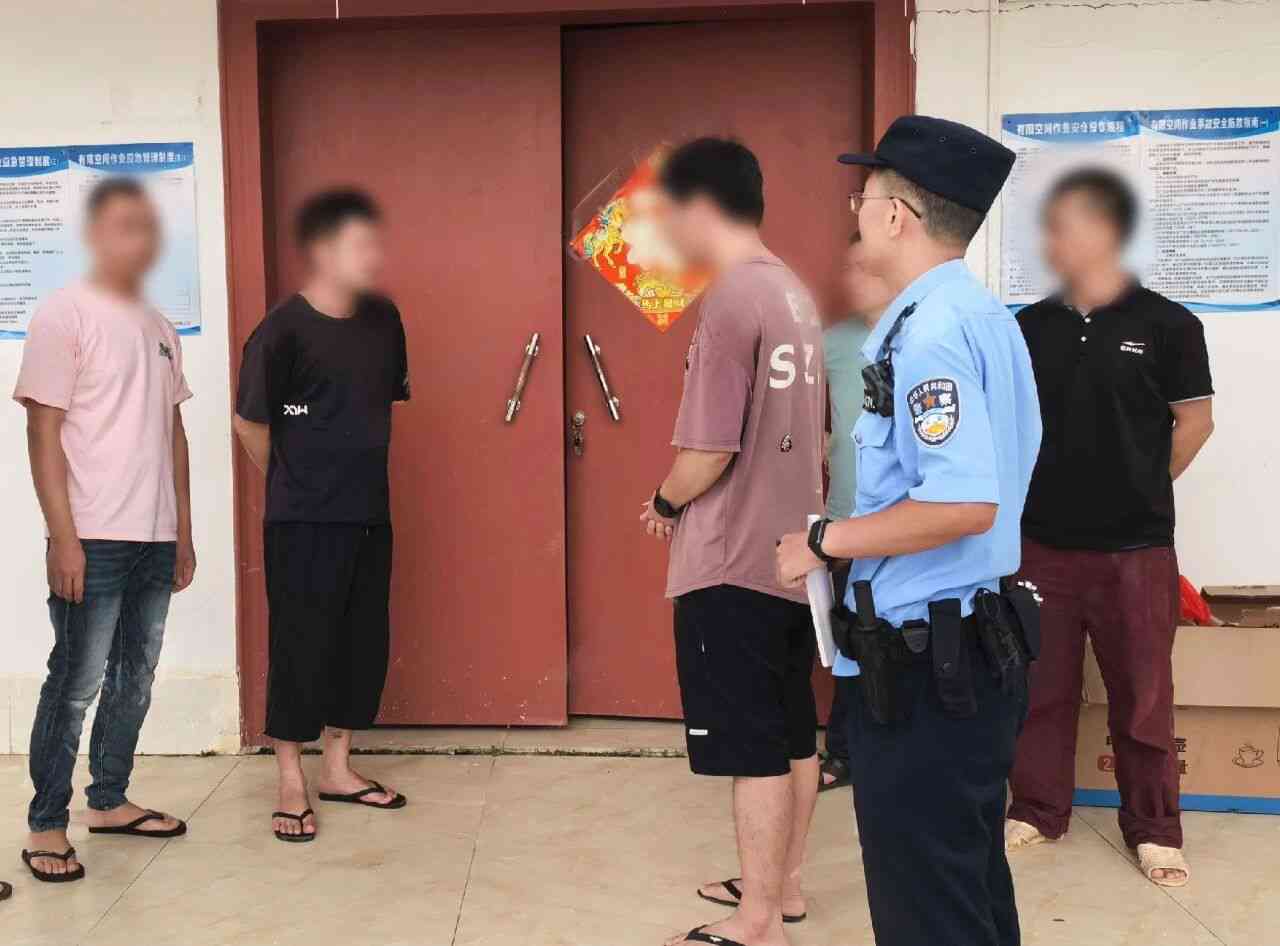 合浦乌家:有人因为鸡进菜园吵起来···